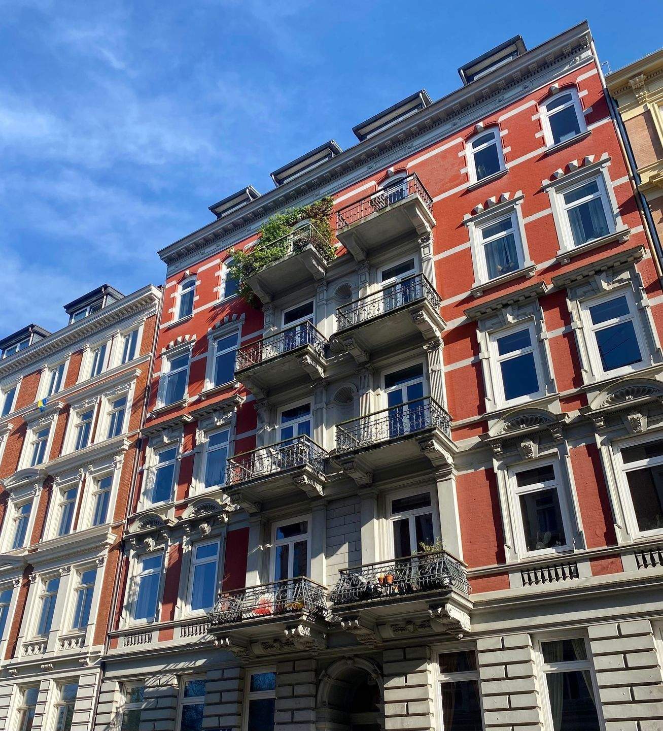 wunderschöne und freie 5 Zi.-Altbauwohnung in St. Georg mit 2 Balkonen (126 m²) zu verkaufen, 20099 Hamburg (Mitte Hamburg-Altstadt Sankt Georg)