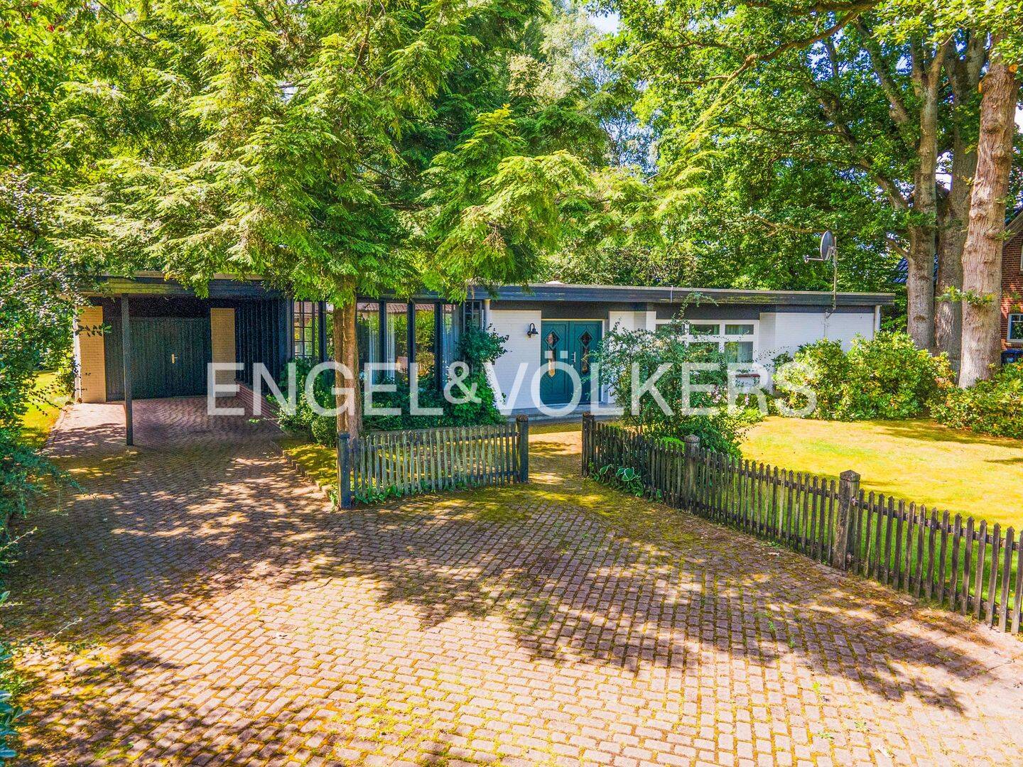 Großzügiger Bungalow mit parkähnlichem Grundstück in ruhiger Lage, 27386 Bothel