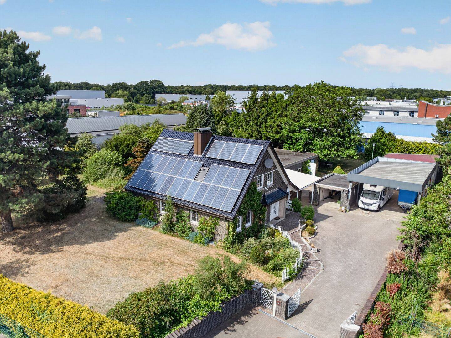 Attraktive Wohn- und Gewerbeimmobilie in Voerde – Haus mit Lager und Halle, 46562 Voerde (Niederrhein)