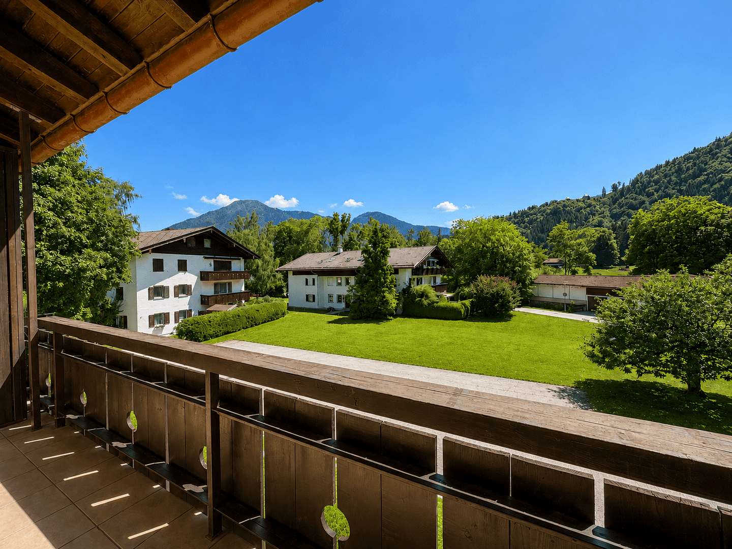 Sonnige 2-Zimmer-Wohnung in Weißach I Wenige Gehminuten zum Tegernsee I Ruhige Lage mit Südbalkon, 83700 Kreuth