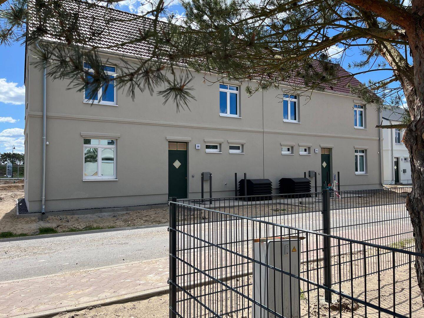 Familien aufgepasst: Doppelhaushälfte mit Garten am Berliner Stadtrand – unter 14 € / m², 14621 Schönwalde-Glien