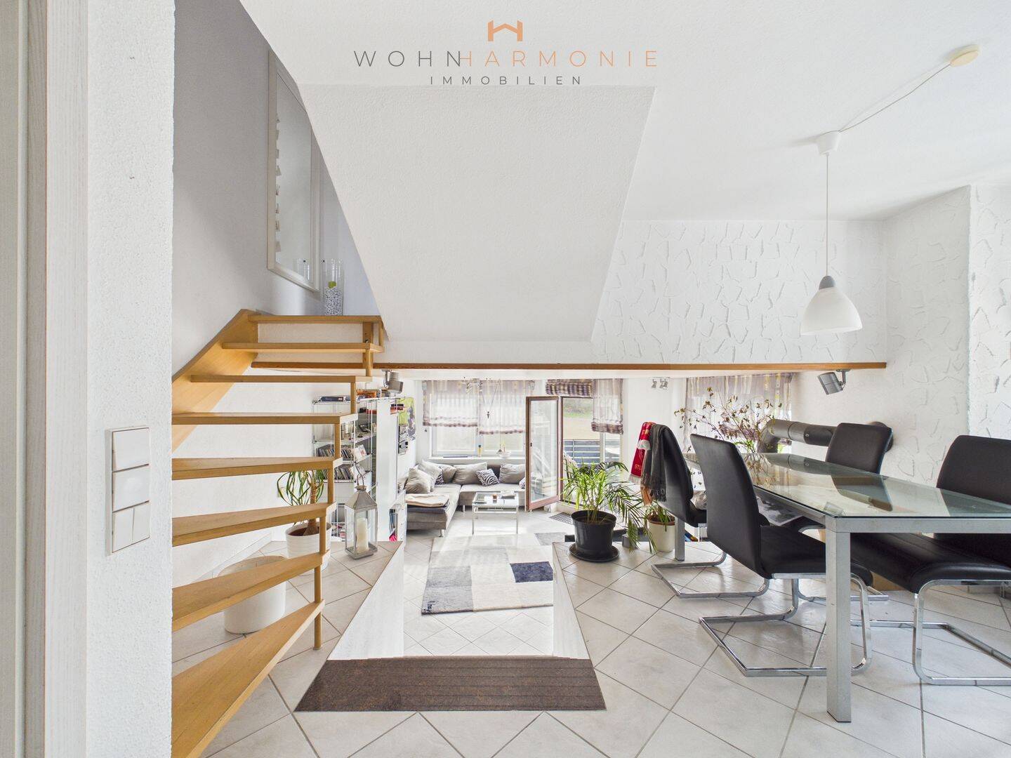 helle 3,5-Zimmer-Wohnung auf drei Ebenen, 71287 Weissach