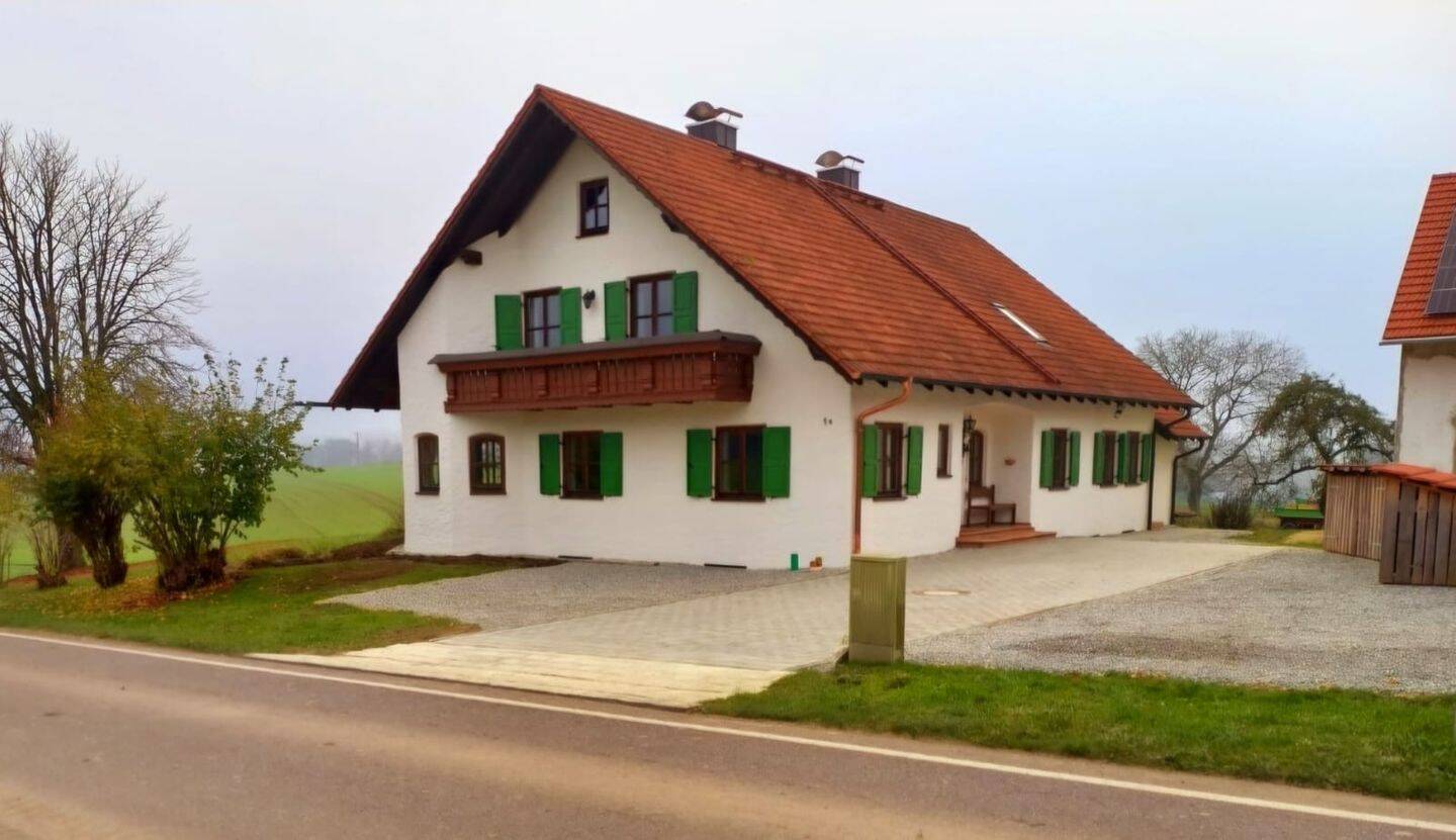Schöne, frisch sanierte 4-Zimmer-Wohnung mit großem Garten & Stellplätzen für max 4 Personen, 85302 Gerolsbach