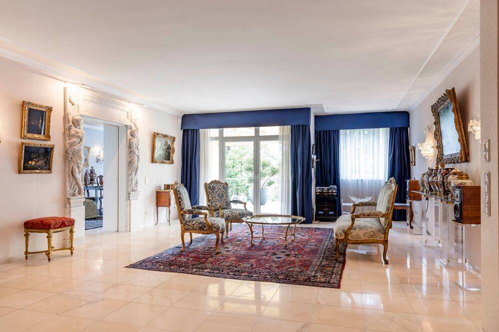 Auf Höhe der Baumkronen – großzügige Eleganz am Neroberg, 65193 Wiesbaden (Sonnenberg Wiesbaden)