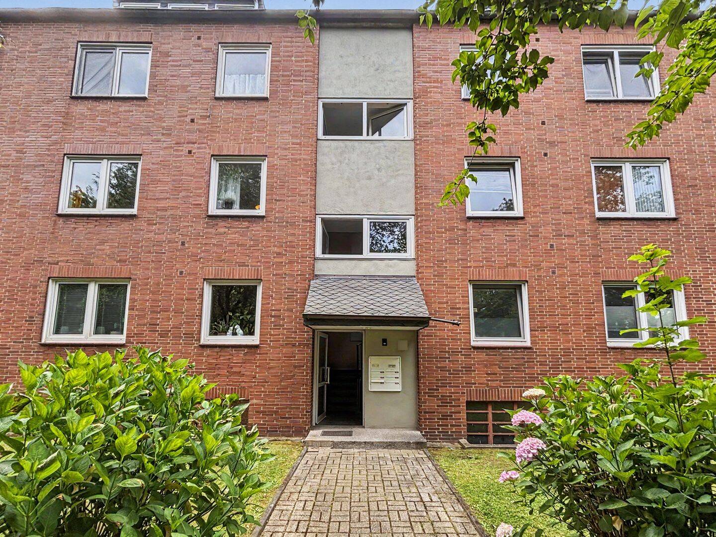 Großzügige 4-Zimmer-Maisonette-Wohnung in Düsseldorf Garath, 40595 Düsseldorf (Benrath Garath Hellerhof Urdenbach)