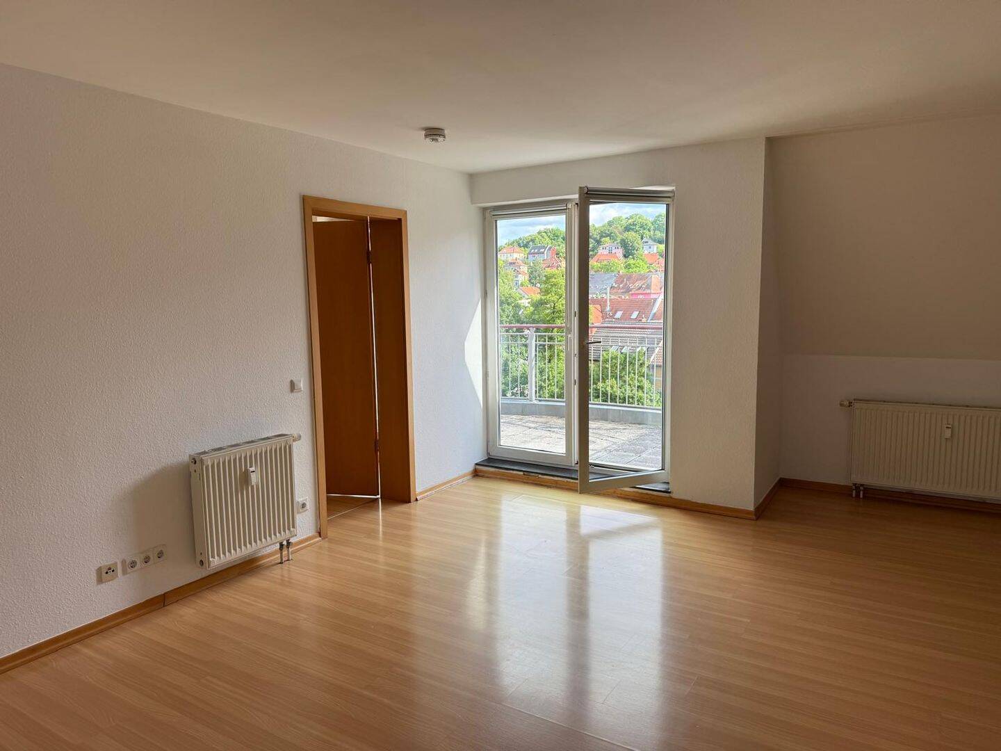 Geräumige 2 Zimmerwohnung mit Balkon und TG Stellplatz im Westviertel zu Vermieten, 7743 Jena