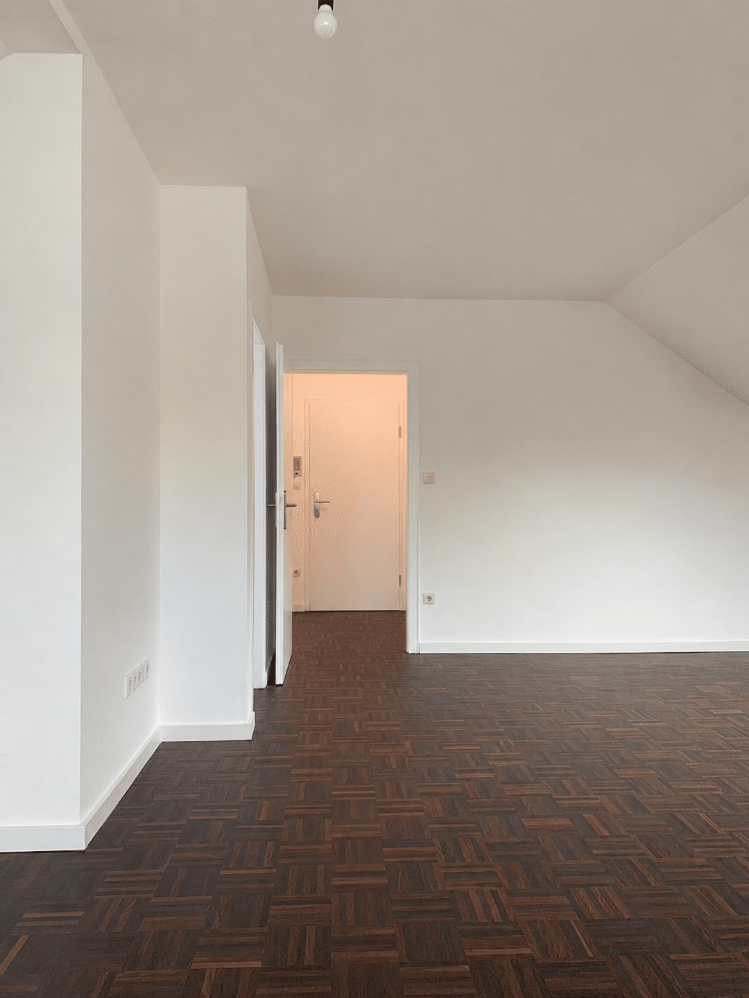1-Zimmer-Dachgeschosswohnung – Top Lage – Musikerviertel, 33604 Bielefeld (Innenstadt Sieker)