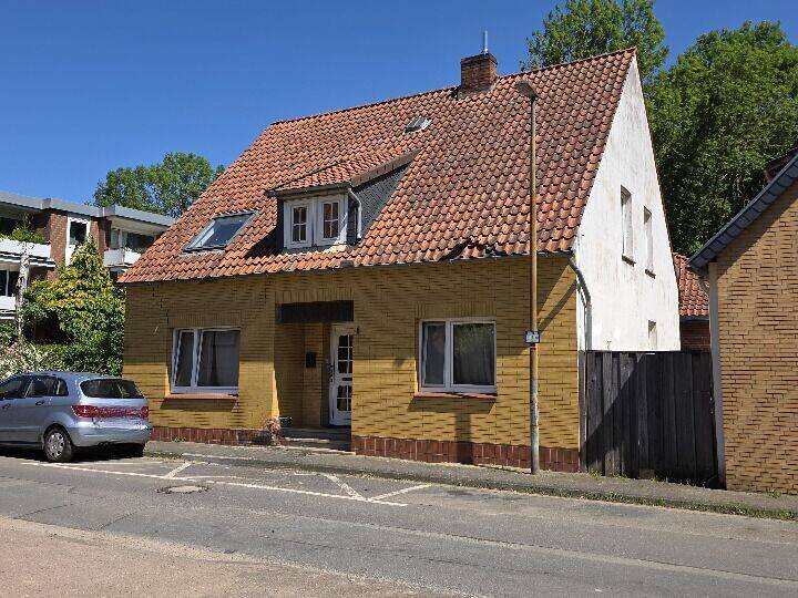 Geräumiges Einfamilienhaus sucht fleißige Handwerker., 31592 Stolzenau