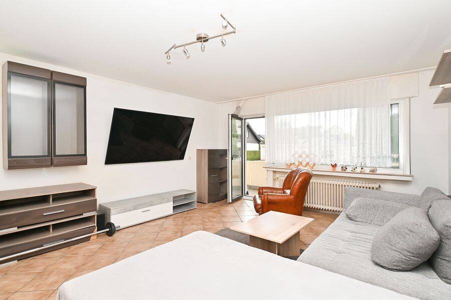 Bielefeld-Oldentrup: Zentral gelegene 2-Zimmer-Eigentumswohnung mit Balkon auf Erbpachtgrundstück!, 33719 Bielefeld (Brönninghausen Heepen Oldentrup)