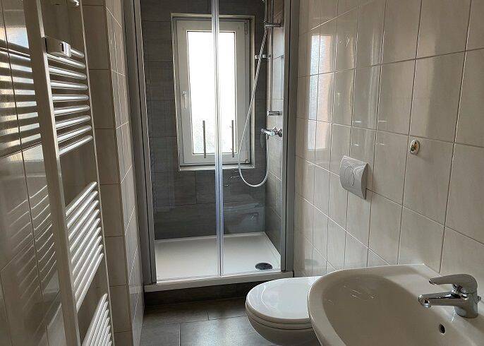 2-Raum-Wohnung im ruhigen Mehrfamilienhaus sucht Nachmieter, 39387 Oschersleben (Bode)