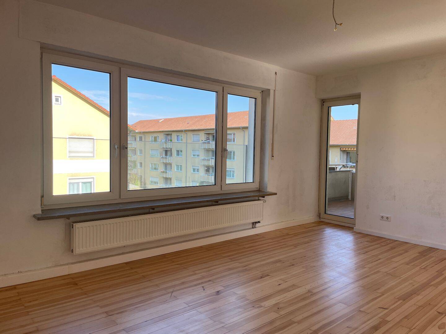 Nähe Jaminpark – gemütliche 3 Zimmer-Wohnung mit Loggia!, 91052 Erlangen (Anger Erlangen-Ost Erlangen-Süd Innenstadt)
