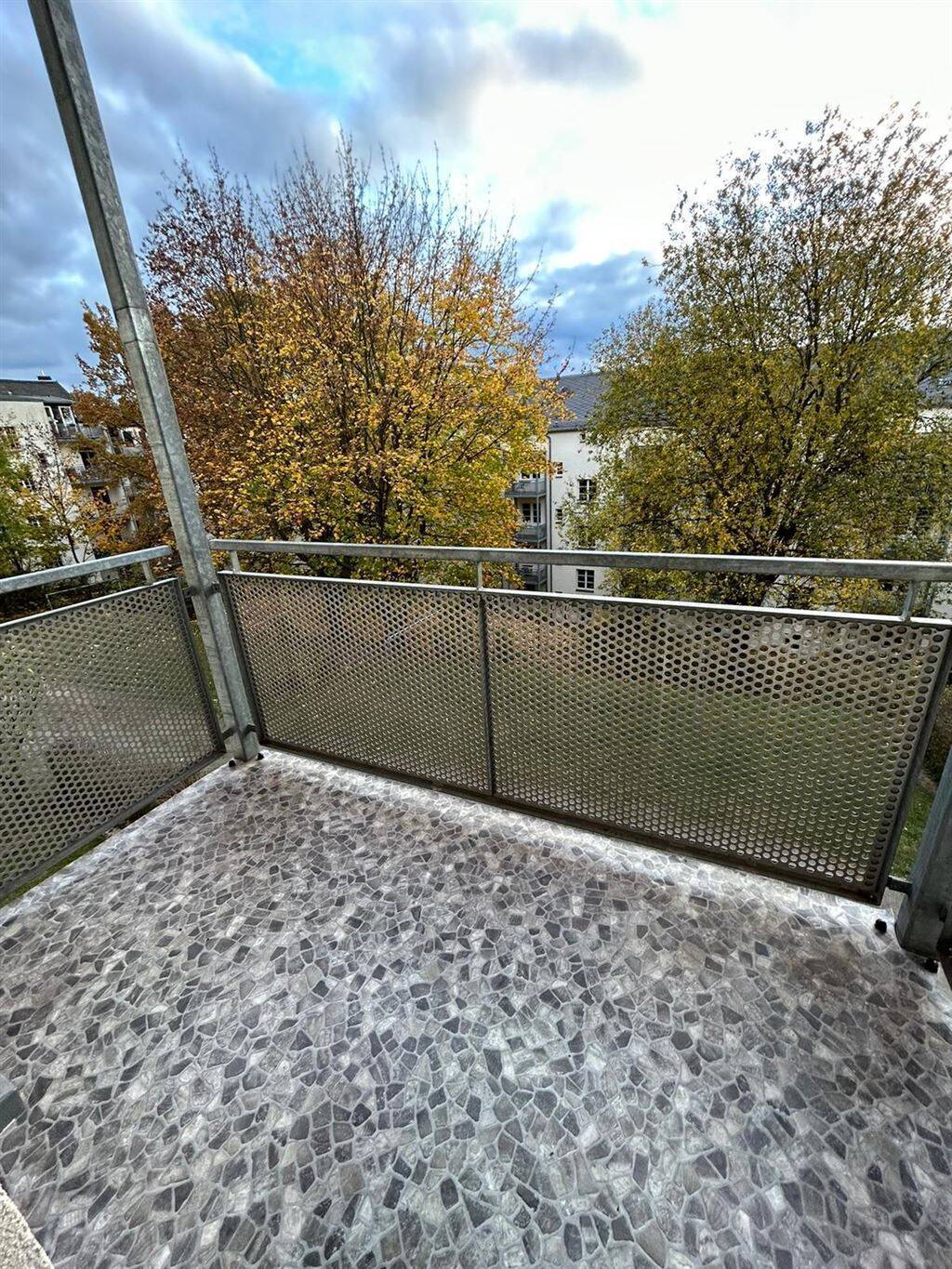 Gemütliche 3-Zimmer mit Laminat, Balkon und Wannenbad in ruhiger Lage! EBK mgl., 9126 Chemnitz (Altchemnitz Bernsdorf Gablenz Lutherviertel Sonnenberg)