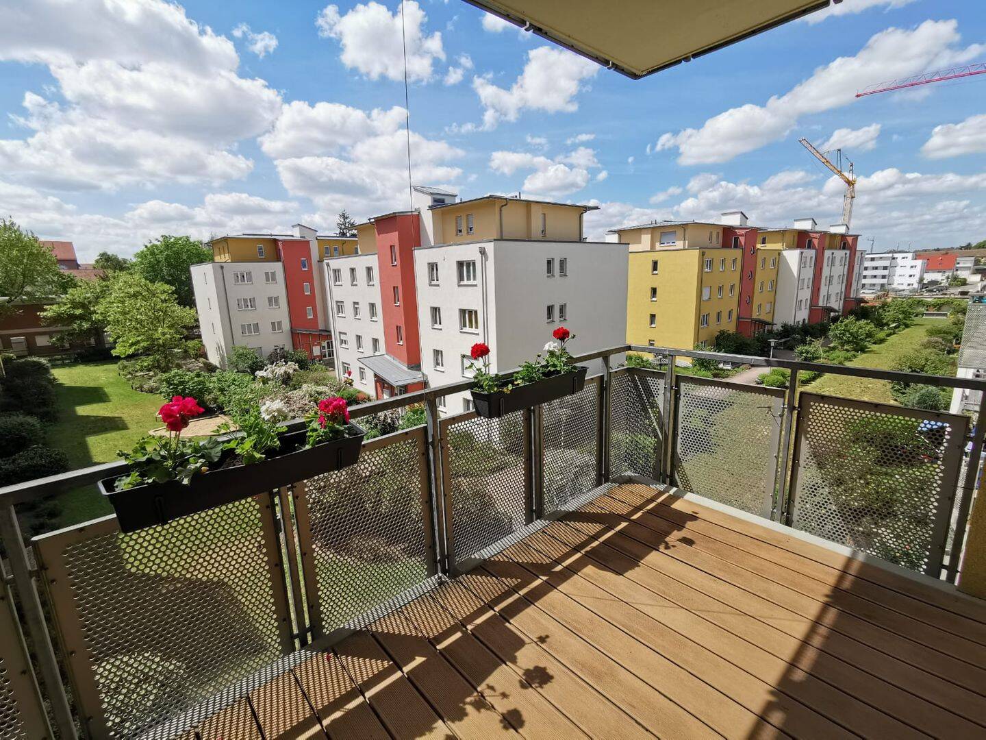Möblierte schöne und ruhige 3-Zi-Wohnung in Nürnberg Nordstadt mit großem Südbalkon, 90408 Nürnberg (Großreuth h. d. Veste Gärten h. d. Veste Maxfeld Nordbahnhof Sankt Johannis)