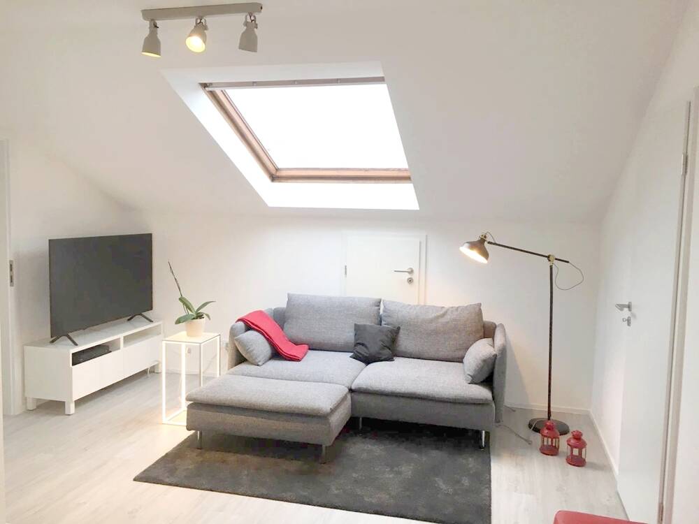 Moderne möblierte Dachgeschosswohnung im Herzen der Stadt, 67655 Kaiserslautern (Innenstadt)