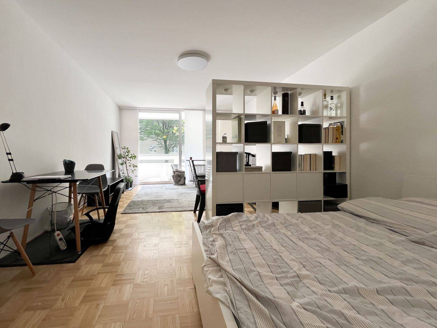 Gepflegte 1-Zimmer-Wohnung mit Teilmöblierung in begehrter Lage, 80636 München (Maxvorstadt Neuhausen-Nymphenburg)
