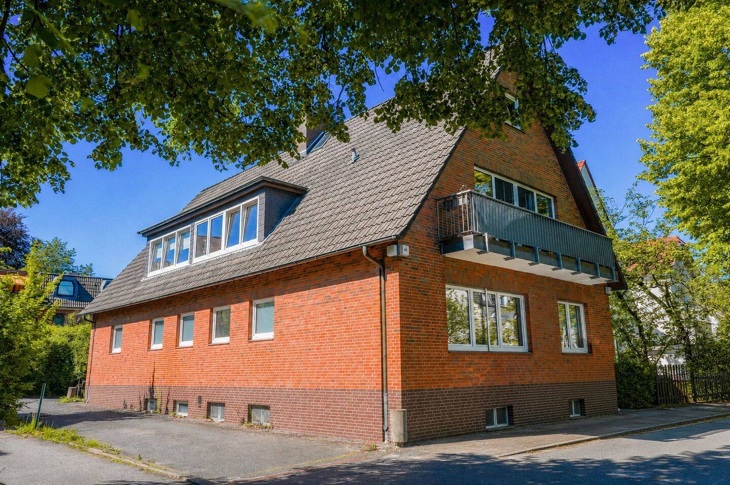 Lukratives MFH mit Zusatzpotenzial in Hamburg, 22143 Hamburg (Wandsbek Rahlstedt)