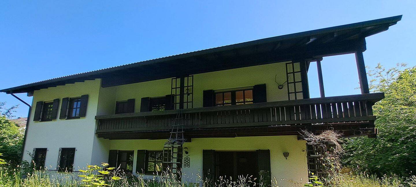 CHARMANTER LANDHAUS-KLASSIKER IM HERZEN VON GRÜNWALD, 82031 Grünwald