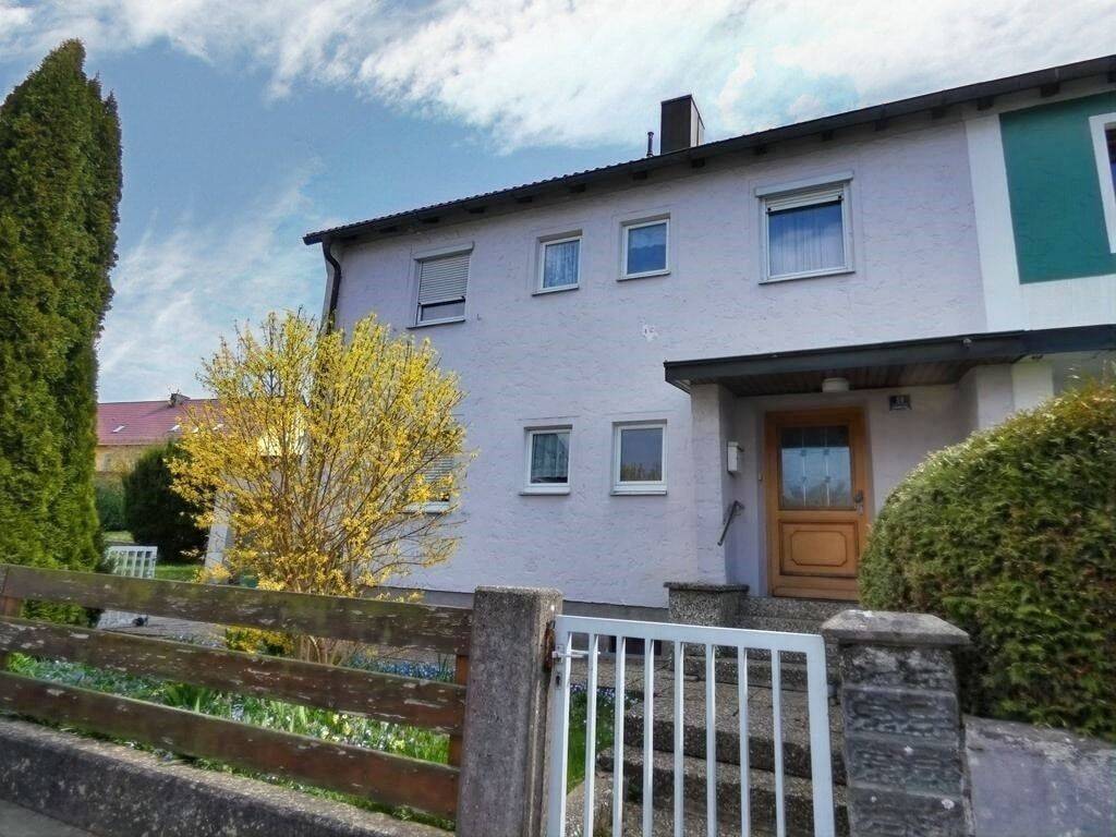 Charmantes Ein-/Zweifamilienhaus sucht neue Eigentümer, 92648 Vohenstrauß