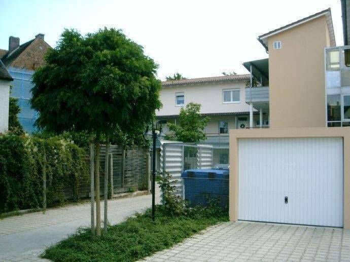 3 Zimmer Erdgeschoss Wohnung mit Garten, 94315 Straubing