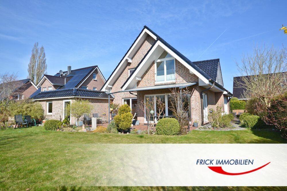 Großes Einfamilienhaus mit Großgarage und Vollkeller in Feldrandlage, 23611 Bad Schwartau