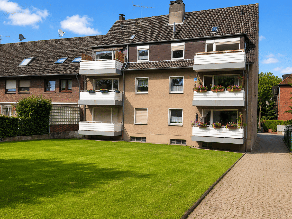 Renoviert, bezugsfertig und mit Blick ins Grüne, 46119 Oberhausen