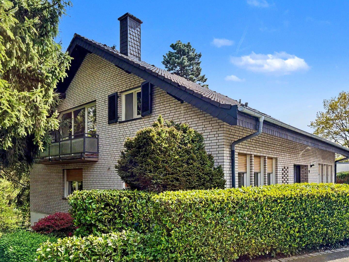 Exklusiv: Offenes Wohnkonzept mit Blick ins Grüne! Dachgeschosswohnung in Solingen-Wald inkl. Garage, 42655 Solingen (Höhscheid Merscheid Solingen-Mitte Wald)