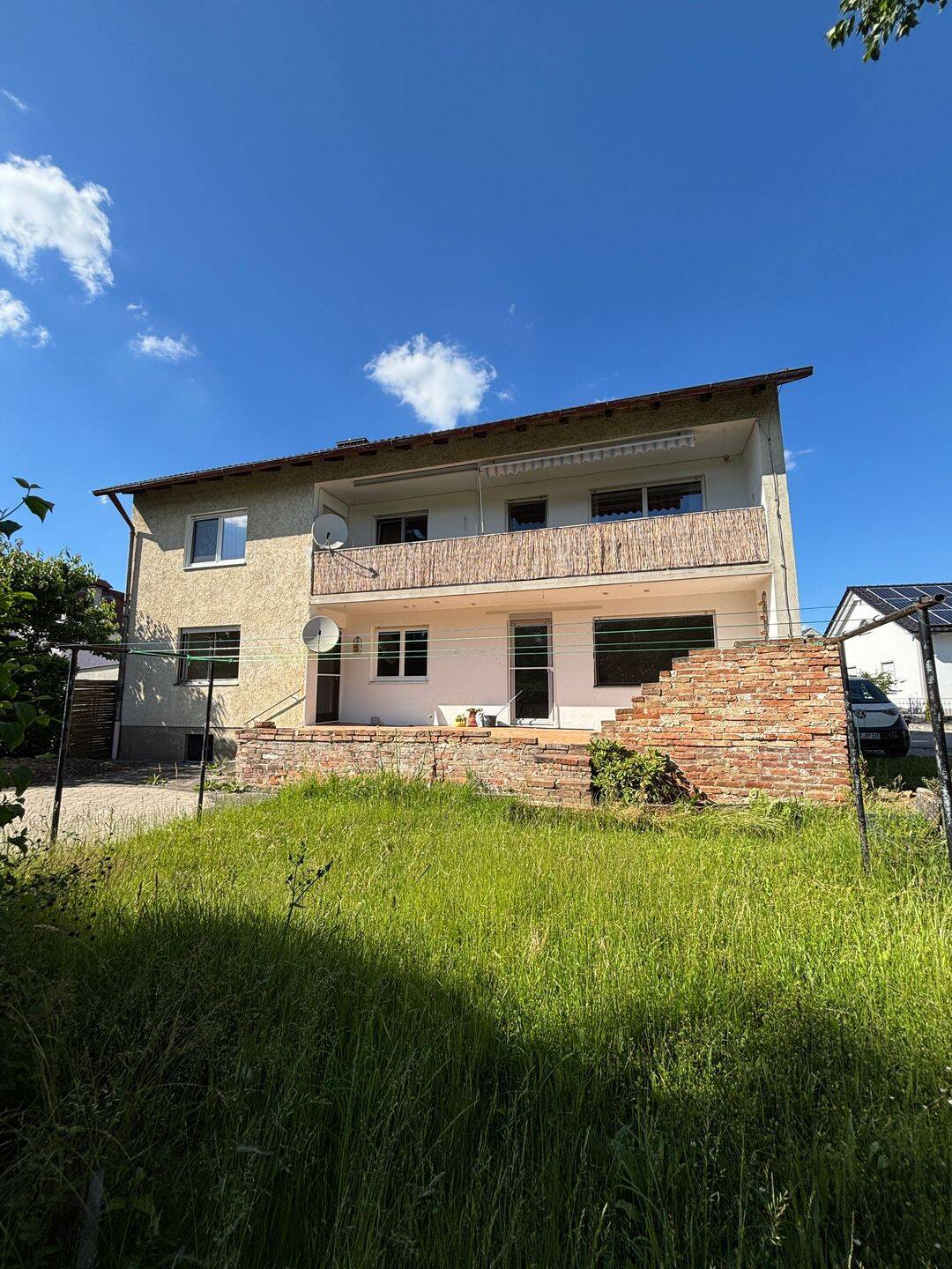 Reizendes, renovierungsbedürftiges Zweifamilienhaus in Wolnzach, 85283 Wolnzach