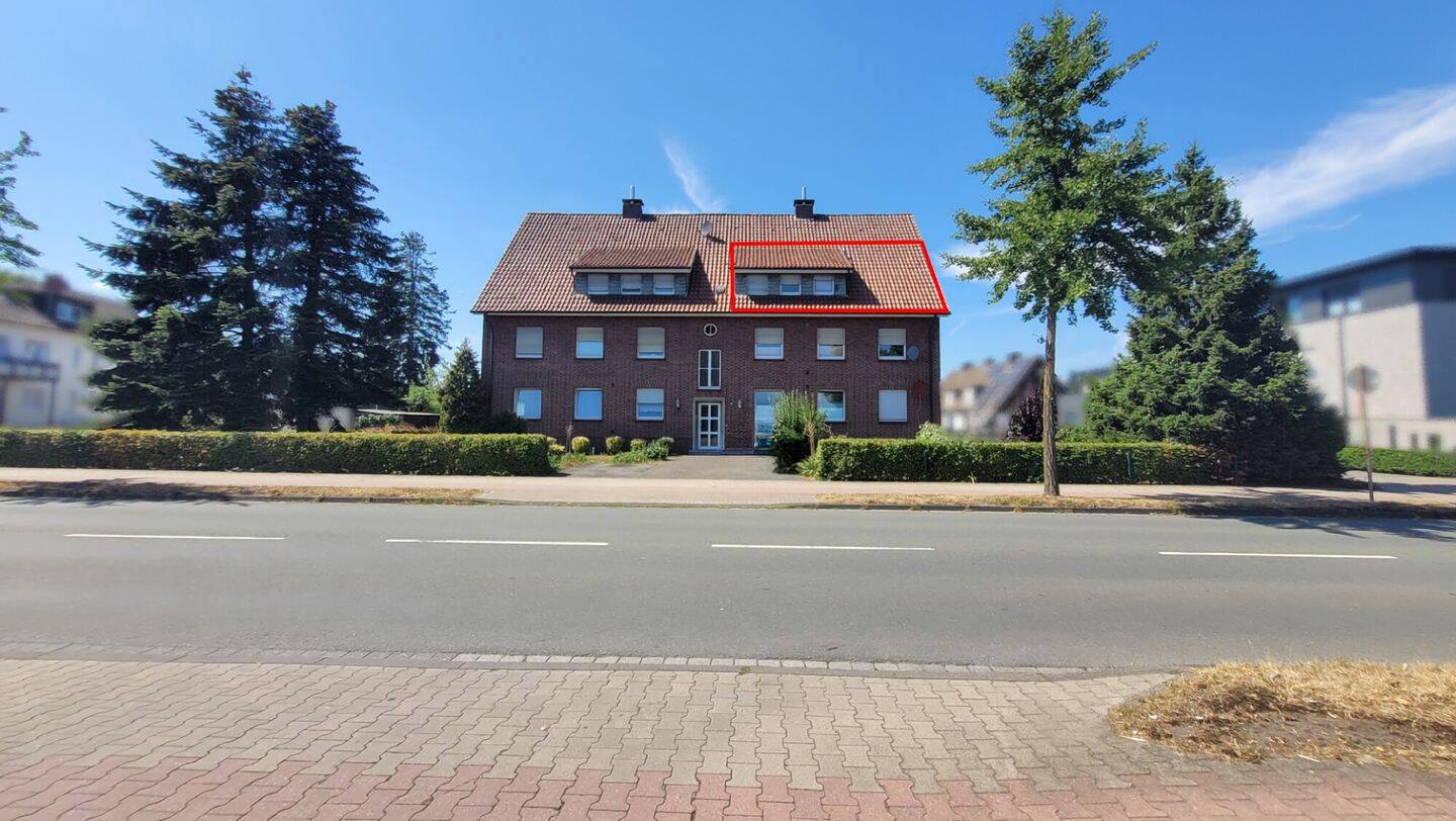 Gemütliche Dachgeschosswohnung mit Gartenanteil und Garage in Oelde!, 59302 Oelde