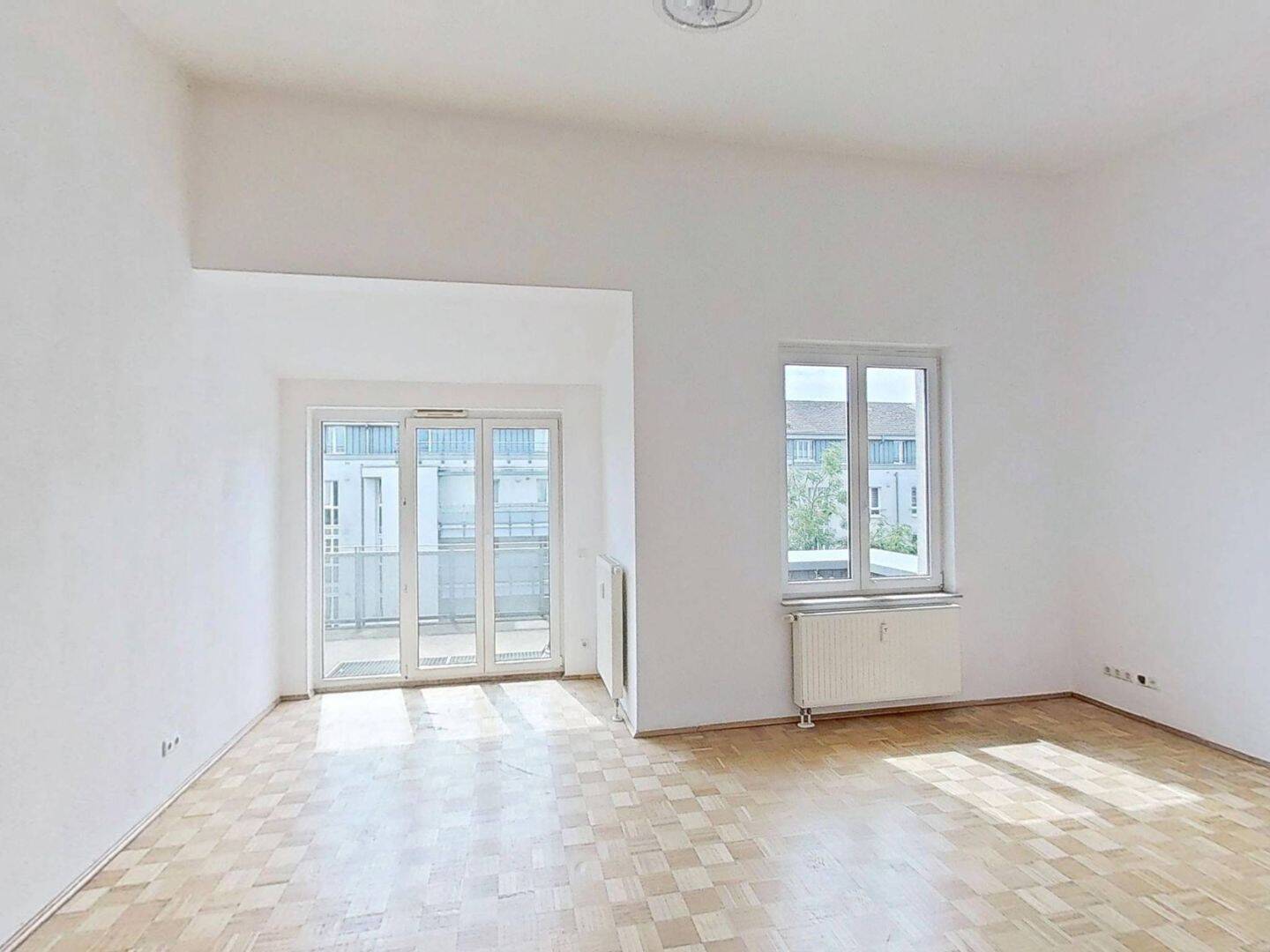 Über den Dächern: 2-Zimmer-Wohnung in der Endetage mit Balkon – sofort verfügbar!, 30539 Hannover