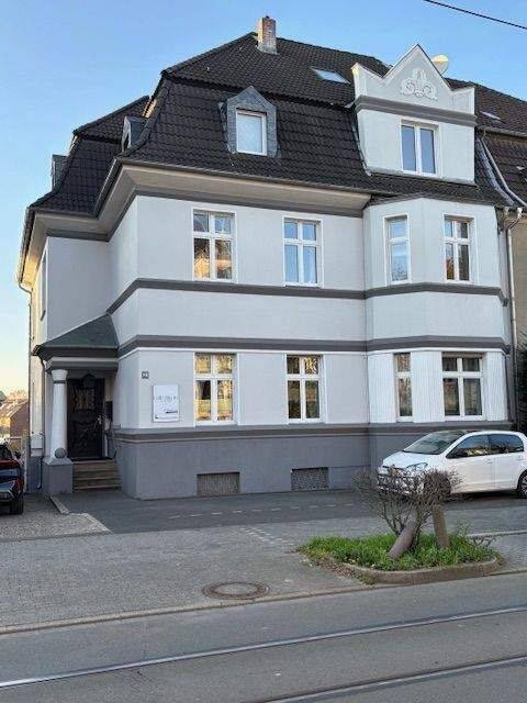 Altbauperle – 1. OG – 3 Räume – Küche – Diele – Bad – Gäste-WC – Wintergarten – große Terrasse, 45479 Mülheim an der Ruhr (Broich Saarn Saarn/Mintard Speldorf)