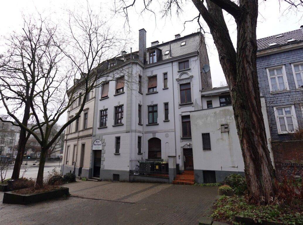 ANSPRECHENDES MEHRFAMILIENHAUS AM WICHLINGHAUSER MARKT DENKMAL, 42277 Wuppertal (Barmen)
