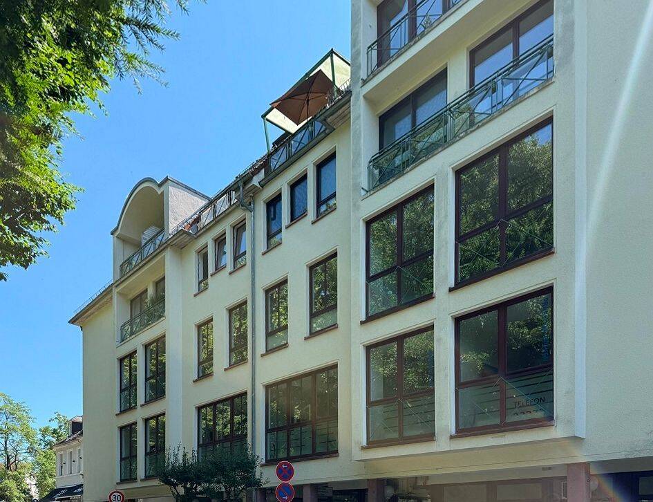Bad Soden: Vermietete 1-Zimmer-Wohnung in den City-Arkaden mit Blick in den Park, 65812 Bad Soden am Taunus