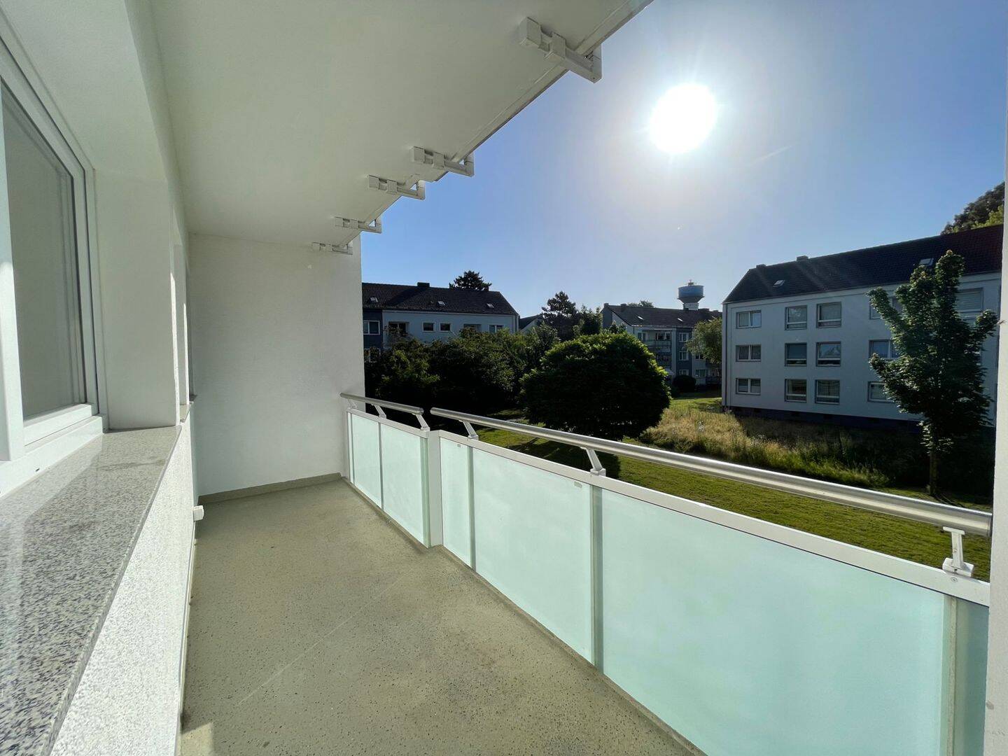 *Balkonwohnung*modernisiert*Wannenbad*gedämmtes Haus*ruhige Lage*, 45359 Essen (Bedingrade Frintrop Schönebeck)