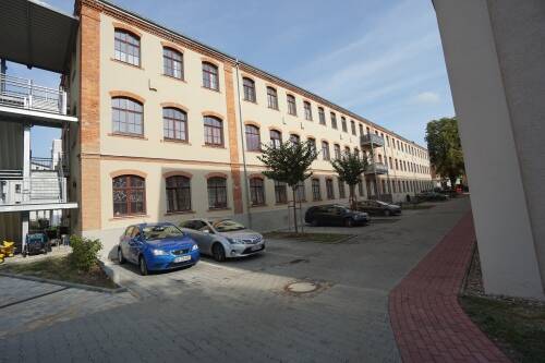 HELLE 2 Raumwohnung mit hochwertiger Ausstattung, Stellplatz und Balkon – 1129 Dresden – Bild 1 von 1