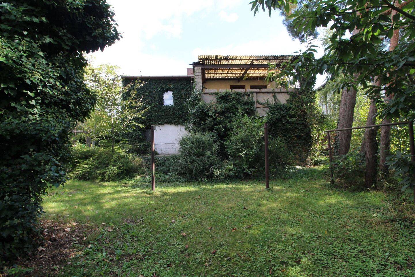 Grundstück mit Altbestand in ruhiger Lage von Weinböhla, 1689 Weinböhla