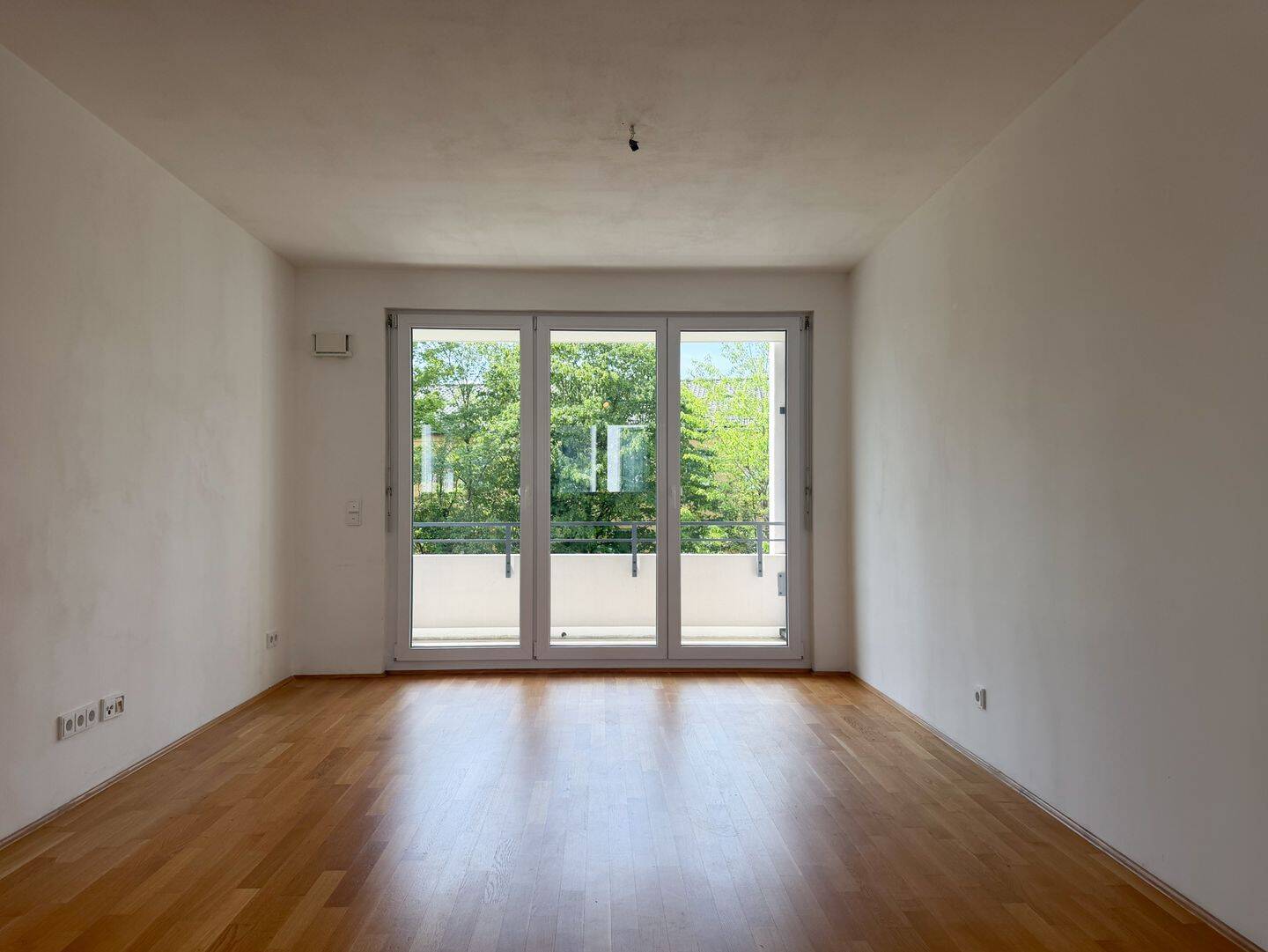 Neuwertige 2-Zimmer-Wohnung mit Balkon und Tiefgaragenstellplatz, 81369 München (Sendling Sendling-Westpark Thalk. Obersendl.-Forsten-Fürstenr.-Solln)