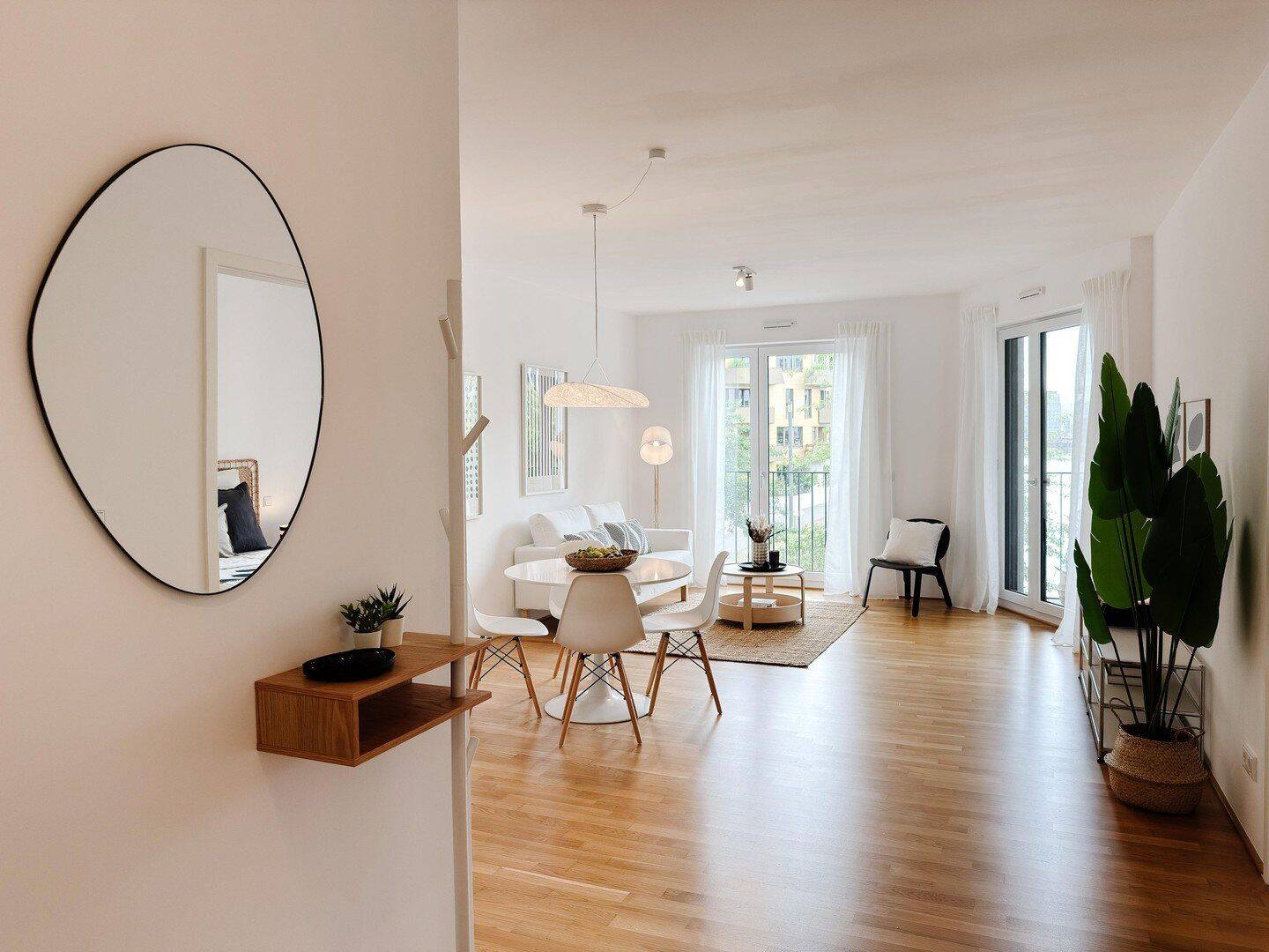 Wohnen am Wasser: Stilvolle 2-Zimmer-Wohnung mit Balkon, Wasserblick und Tiefgarage, 55118 Mainz (Neustadt)