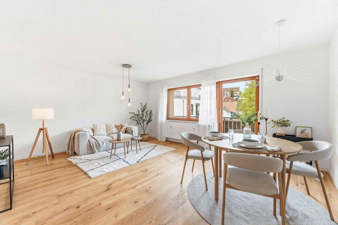 **Sofort EINZIEHEN**SCHMUCKSTÜCK in Aalen-Unterkochen**, 73432 Aalen