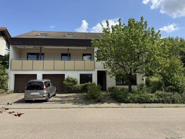 Sofort frei! Vielseitig nutzbares 3-Fam.-Hs. mit 264 m² Wfl. u. 617 m² Grdst. in reizvoller Panoramalage!, 72660 Beuren