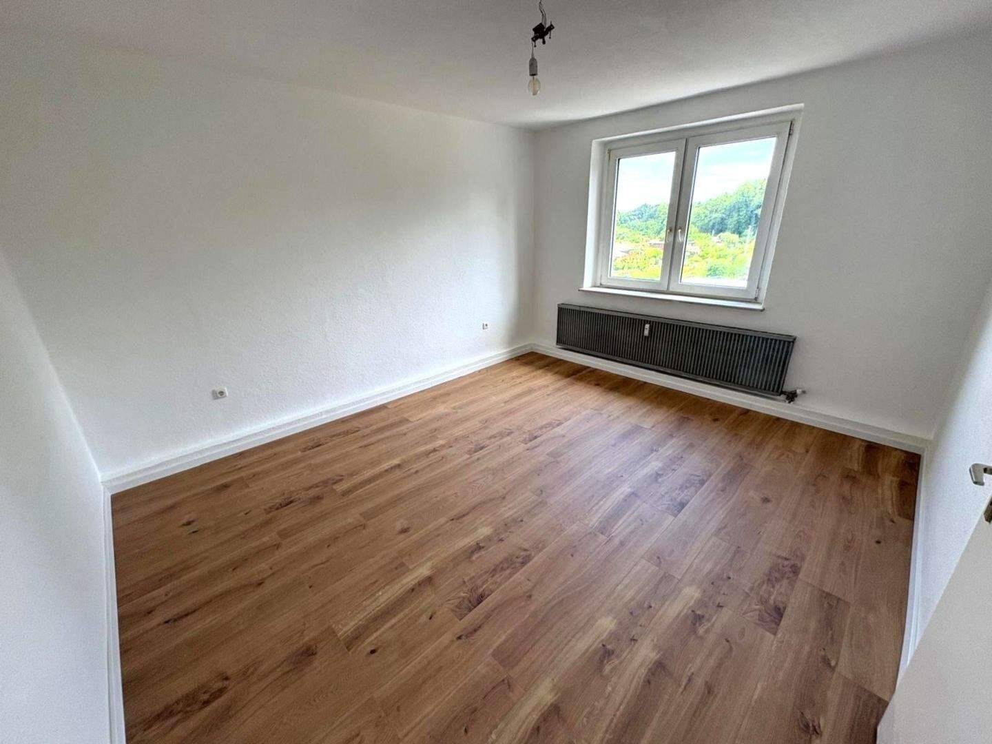 Duisburg-Alt Hamborn, Wittfelder Straße 177 – 2-Zimmer-Wohnung im 2.OG gerne zeitnah zu mieten ( max. 2 Personen ) !!, 47166 Duisburg