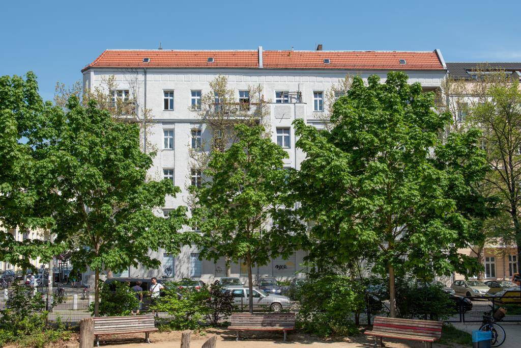 Erstattung der Erwerbsnebenkosten: Vermietete 2-Zimmerwohnung mit Balkon im Kiezquartier, 10407 Berlin (Pankow Kleingartenanlage Grönland Kleingartenanlage Neues Heim Kleingartenanlage Volkspark Prenzlauer Berg Prenzlauer Berg)