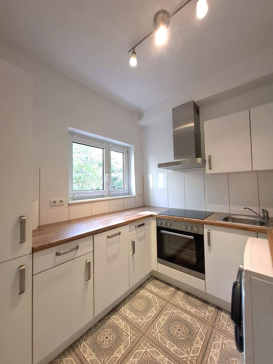 Wohnen in Bestlage: Sanierte 1-Zimmer-Wohnung mit Balkon in ruhiger Schöneberger Kietzlage, 10779 Berlin (Tempelhof-Schöneberg Schöneberg Wilmersdorf)