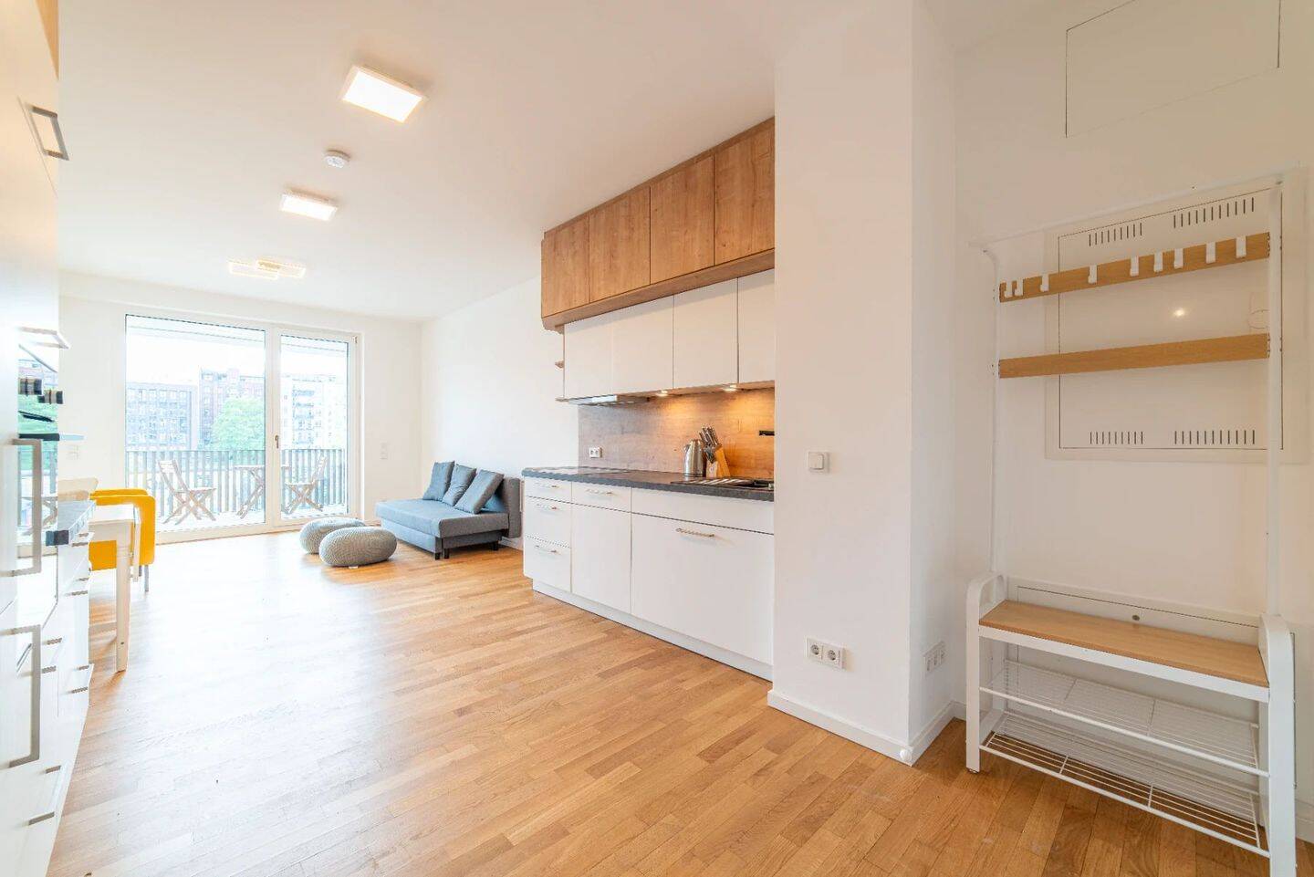 Premium 2-Room Living South-Facing the Berlin Wall, 10243 Berlin (Friedrichshain-Kreuzberg Friedrichshain)