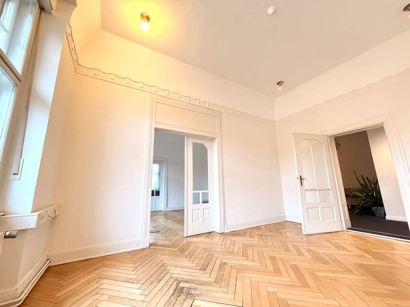 sanierte Altbautraumwohnung +++ mit Balkon und EBK, WG-geeignet +++, 90489 Nürnberg (Gärten bei Wöhrd Rennweg Veilhof Wöhrd)