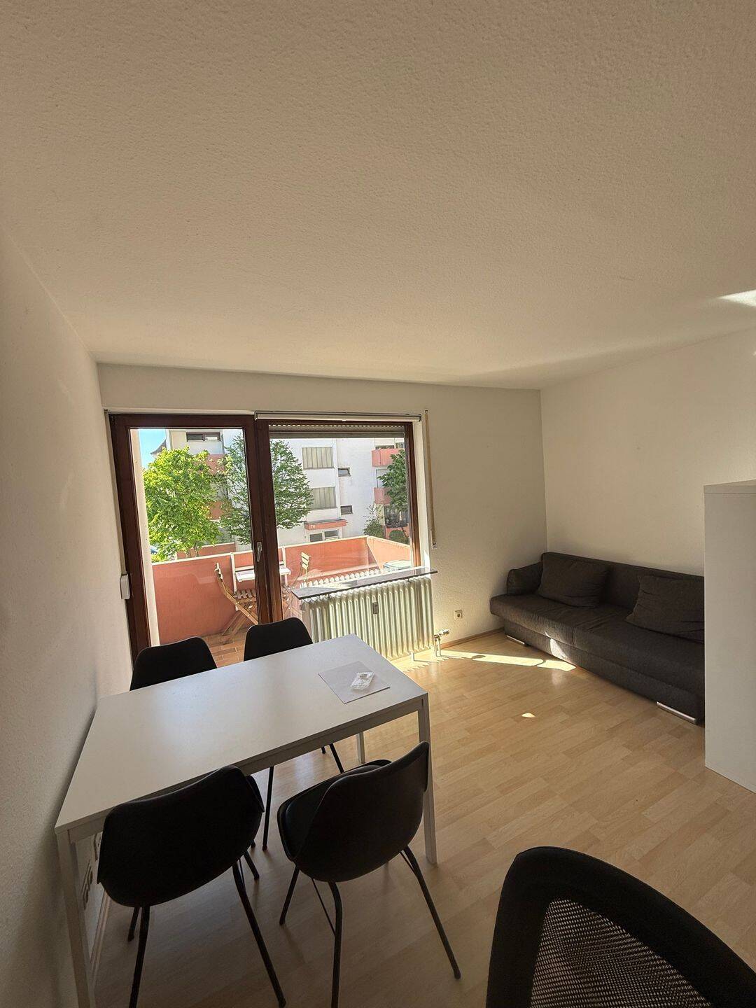 Möbliert & provisionsfrei: 1-Zimmer-Apartment mit Balkon und Stellplatz in Konstanz-Petershausen, 78467 Konstanz