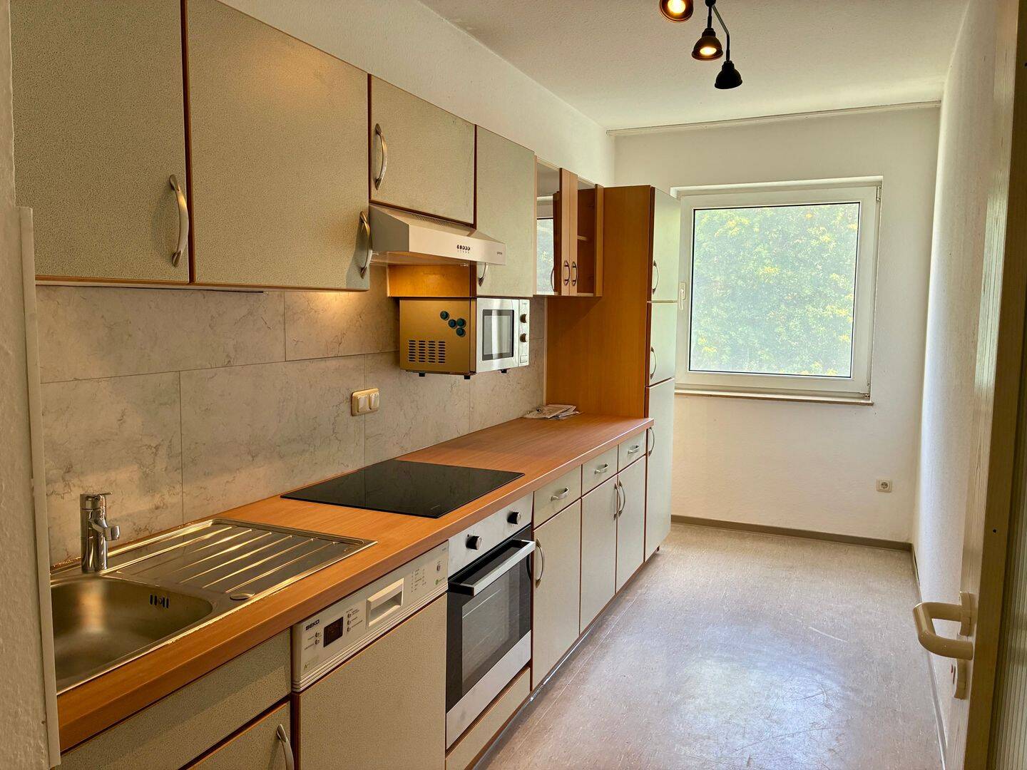 2-Zimmer-Wohnung mit Balkon & Grünblick in Göttingen-Weende – Einbauküche, Stellplätze, Nähe Uni, 37077 Göttingen