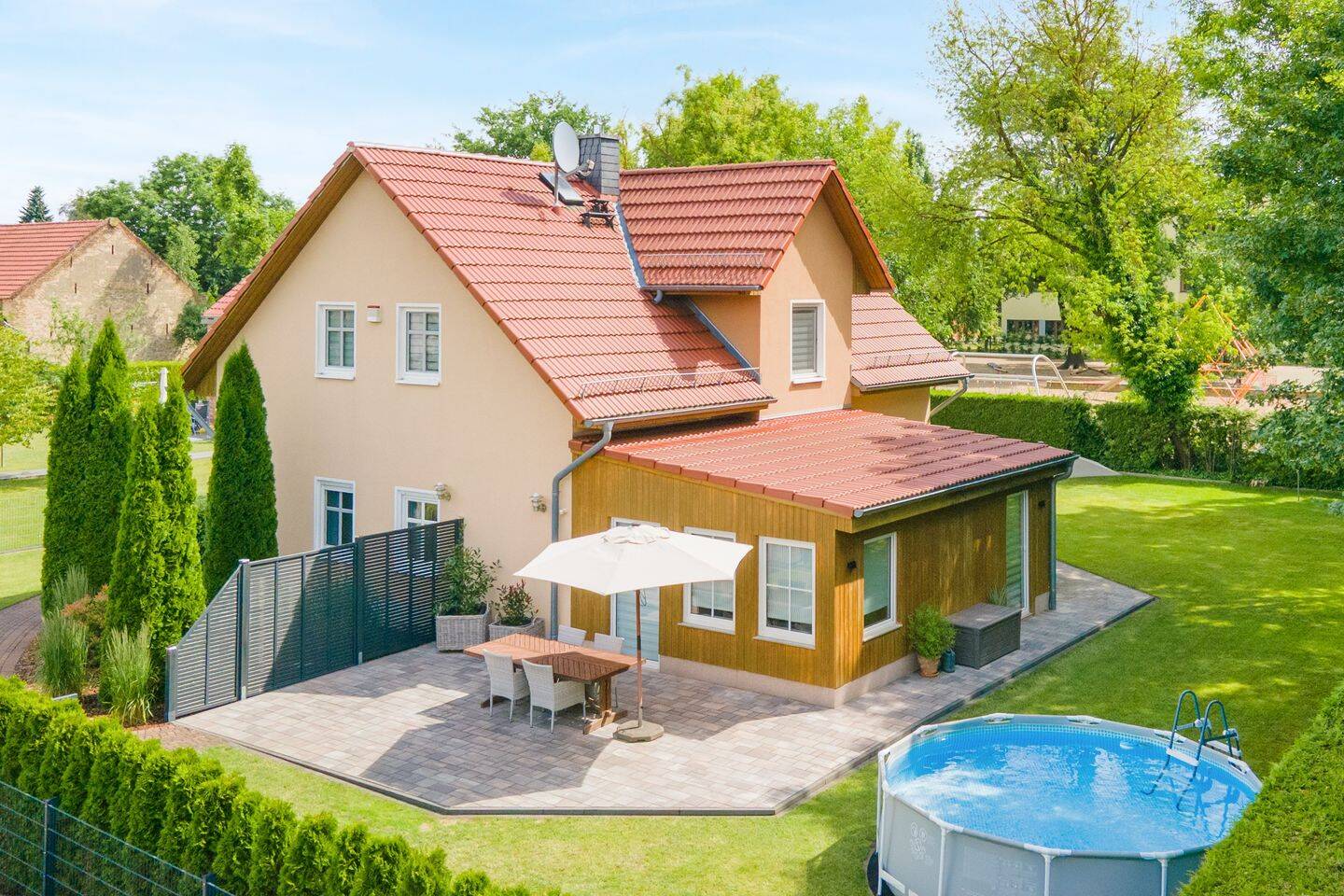 Einbauküche, Sauna, Kamin, Klimageräte usw.: Top-Ein-/Zweifamilienhaus nahe dem Bahnhof Fredersdorf, 15370 Petershagen/Eggersdorf