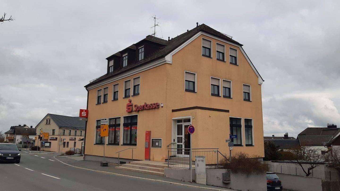 Wohn- und Geschäftshaus im Zentrum von Berg zu verkaufen!, 95180 Berg
