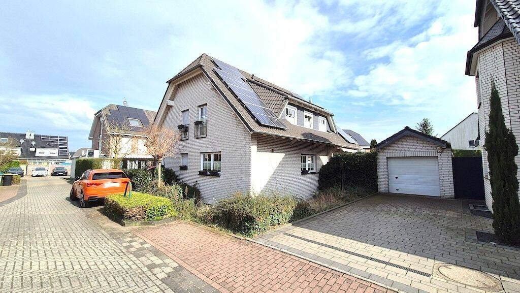 Top gepflegtes 1-2 Familienhaus für die ganze Familie mit Garage in Rheinberg-Orsoyerberg, 47495 Rheinberg