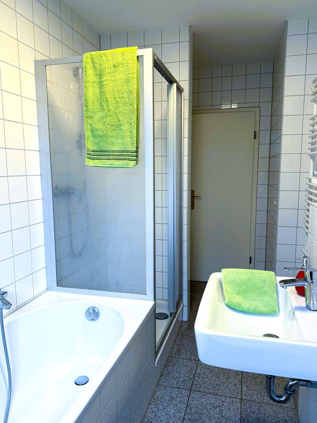 Großzügig geschnitten mit Balkon und Tageslichtbad, 39108 Magdeburg (Altstadt Stadtfeld Ost)